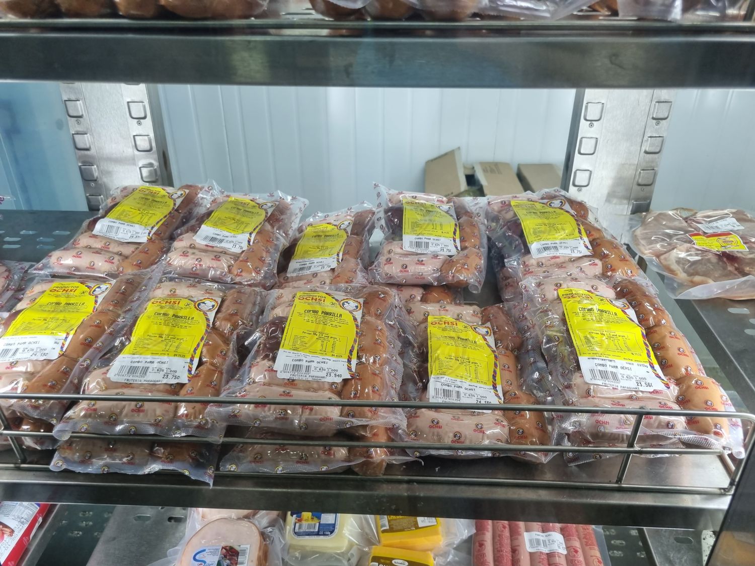 Grillwürste in Vakuumpackungen